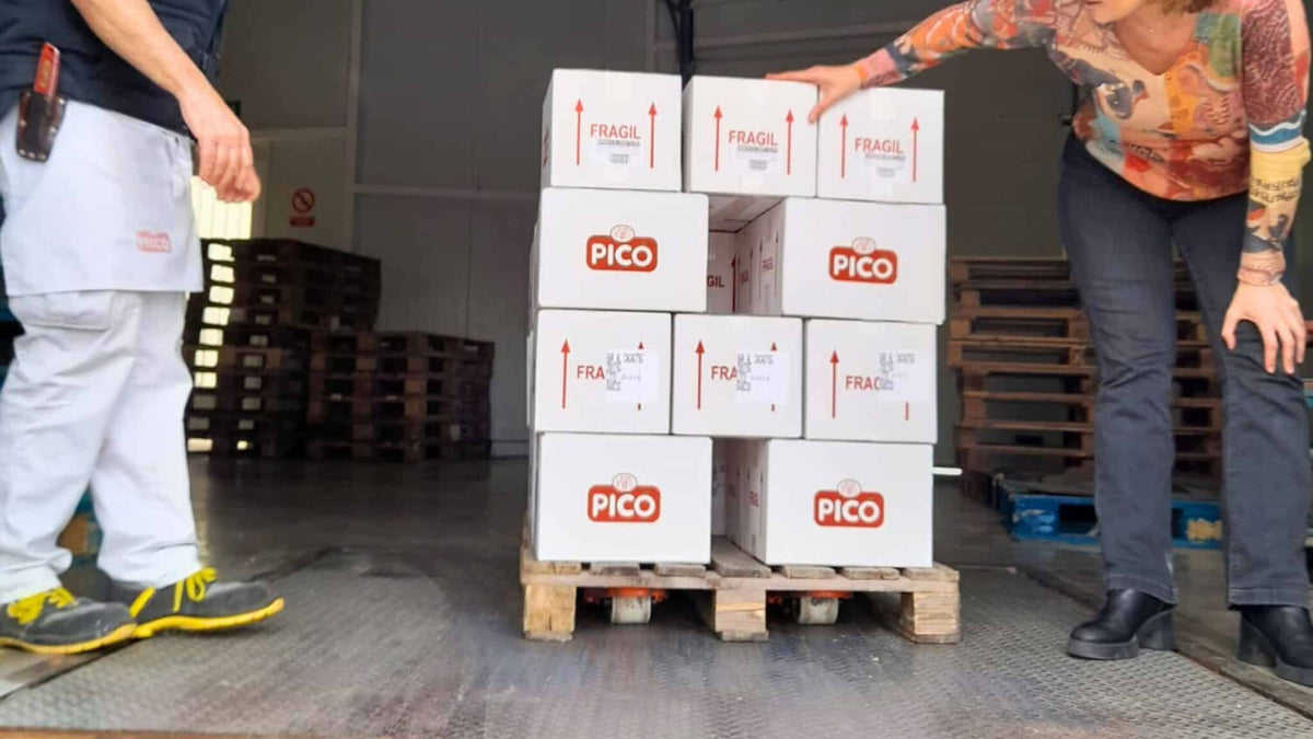 Donación de turrones a la Asociación CASA