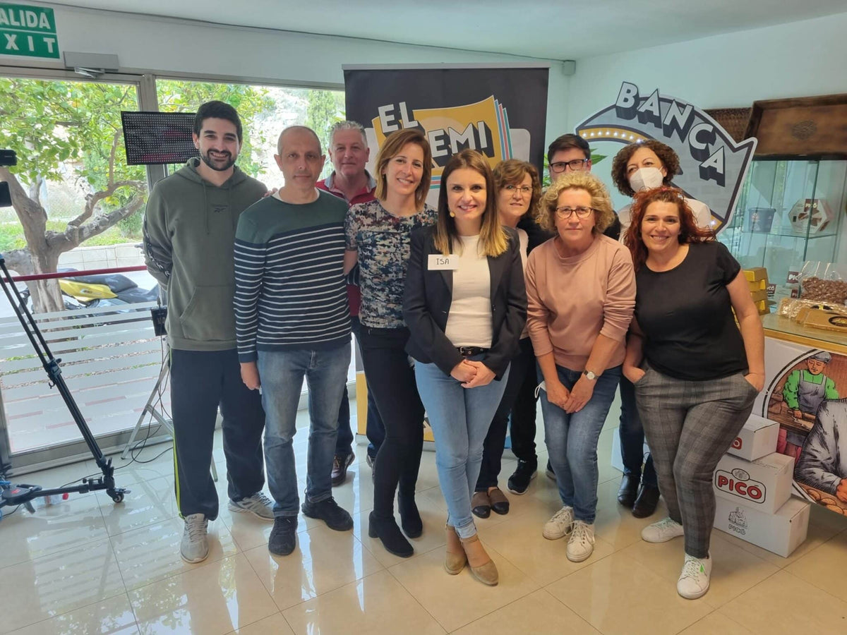 El premi de À Punt visita Turrones Picó