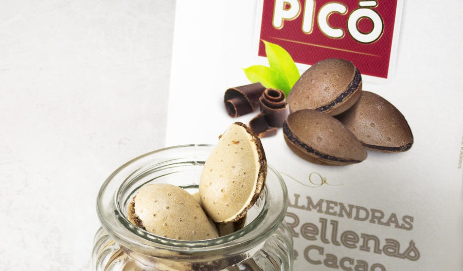 Almendras rellenas de cacao, doble tentación
