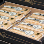 Tabletas de turrón hecho a mano Picó colocadas en su caja