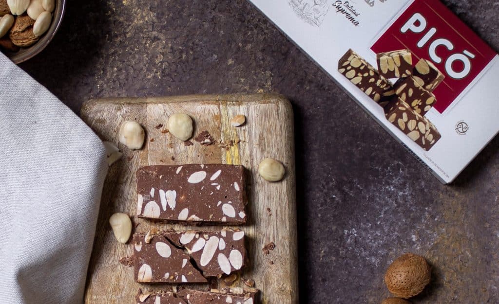 turrón Picó de chocolate con almendras para el black friday